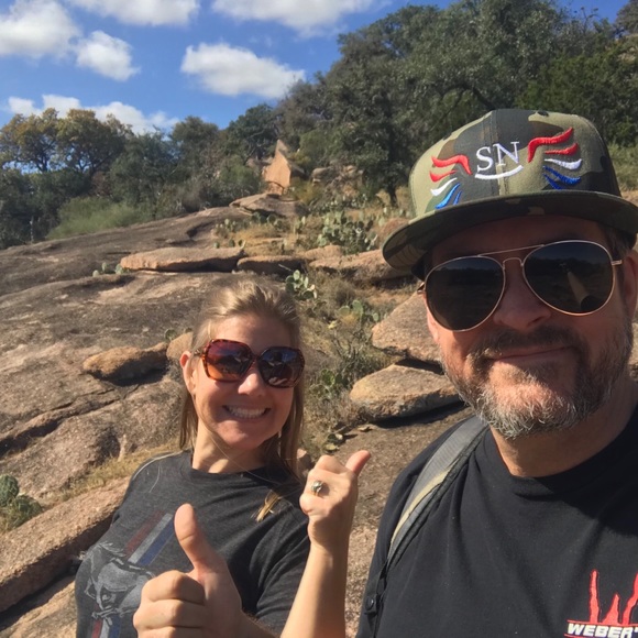 Welcome To My Closet!! 🤗 - Picture 1 of 2